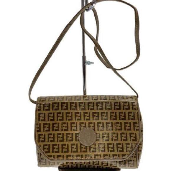 FENDİ - Picture 2 of 6